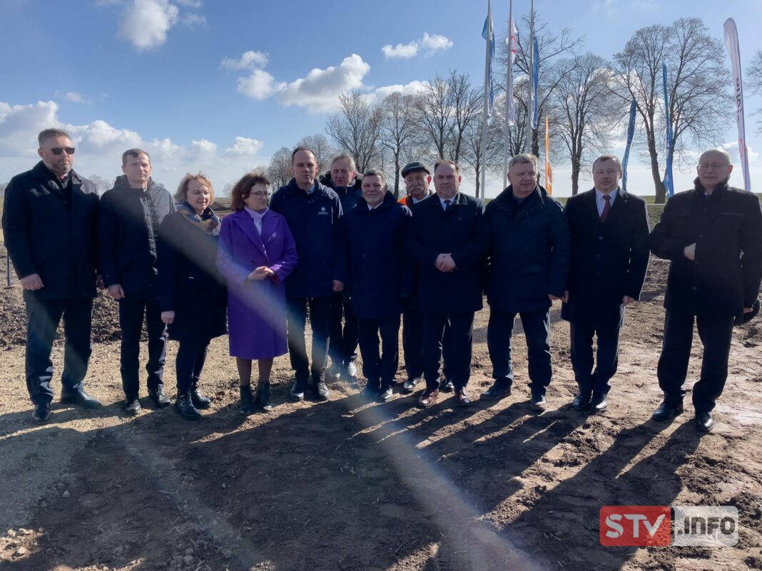 Budowa obwodnicy Opatowa oficjalnie rozpoczęta. Łopaty wbite symbolicznie