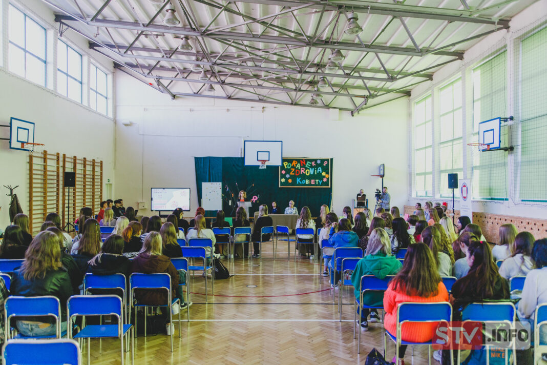 „Recepta na zdrowie kobiety”. Profilaktyczny event w II LO w Sandomierzu