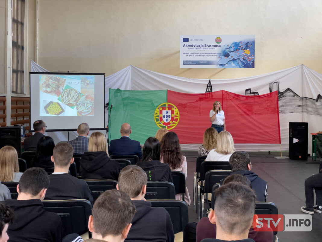 Belfrzy doskonalą angielski na Kanarach, Malcie i Islandii