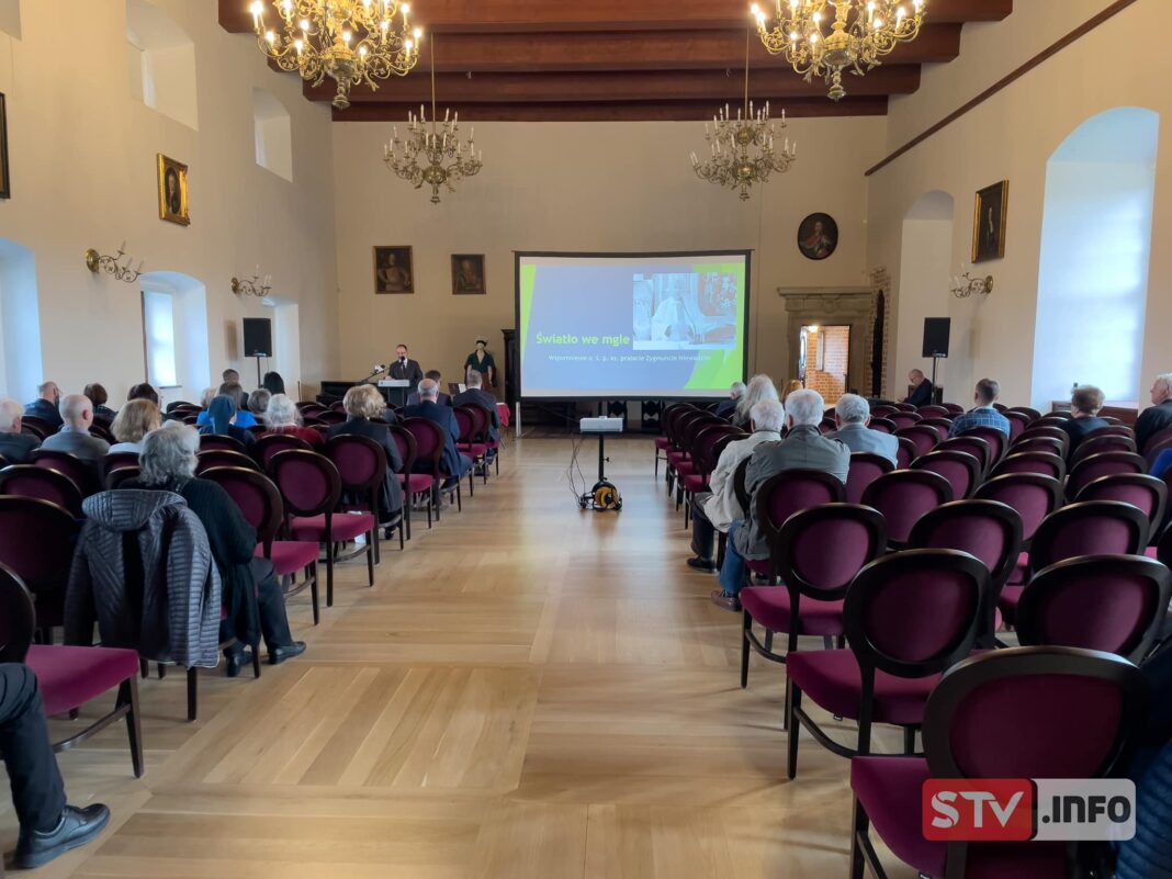„Sandomierzanin 2022 roku” promował swoją książkę o Cmentarzu Katedralnym w Sandomierzu