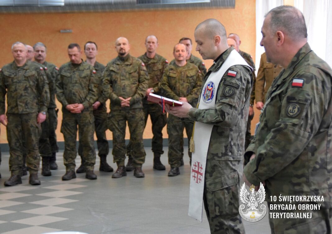 Żołnierze WOT spotkali się przy wielkanocnym stole