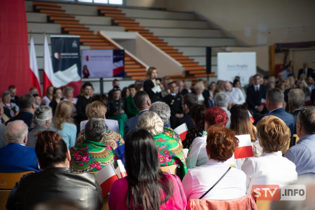 PiS podsumowało inwestycje ostatnich lat w okręgu 82. Konferencja w Starachowicach
