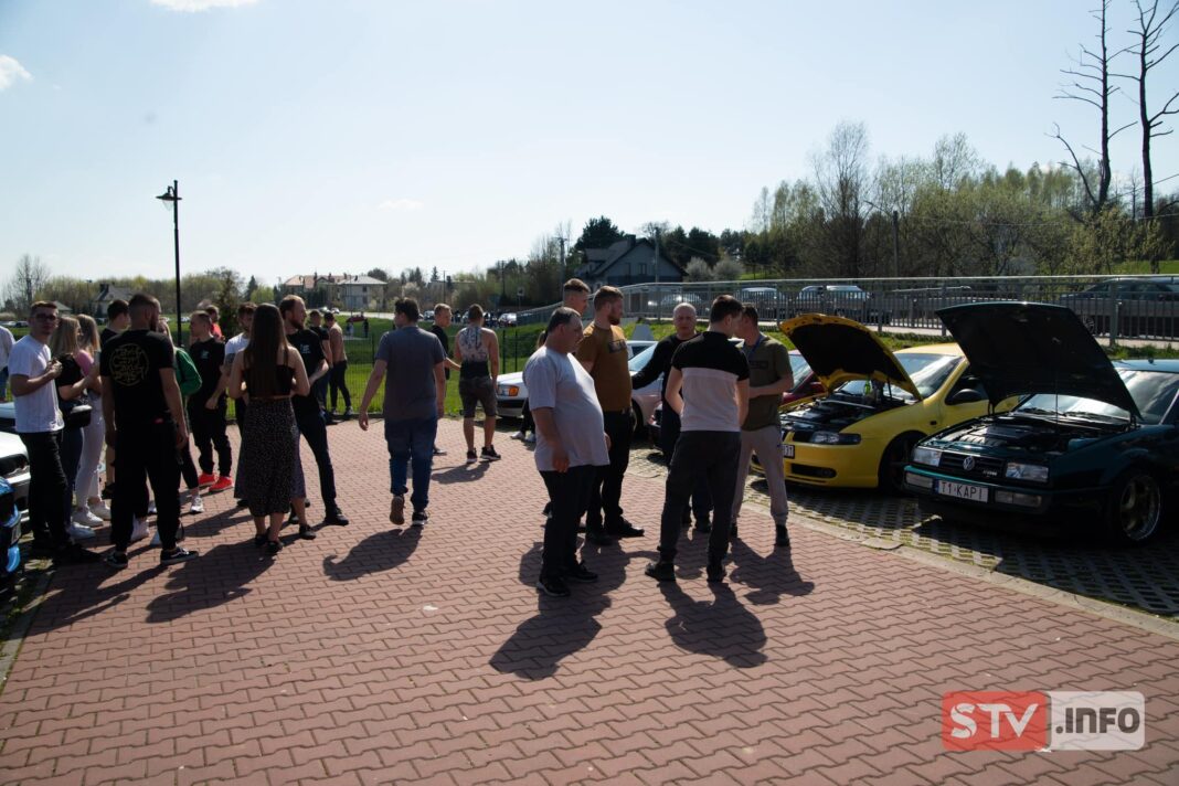 Pasjonaci motoryzacji rozpoczęli sezon w Bogorii