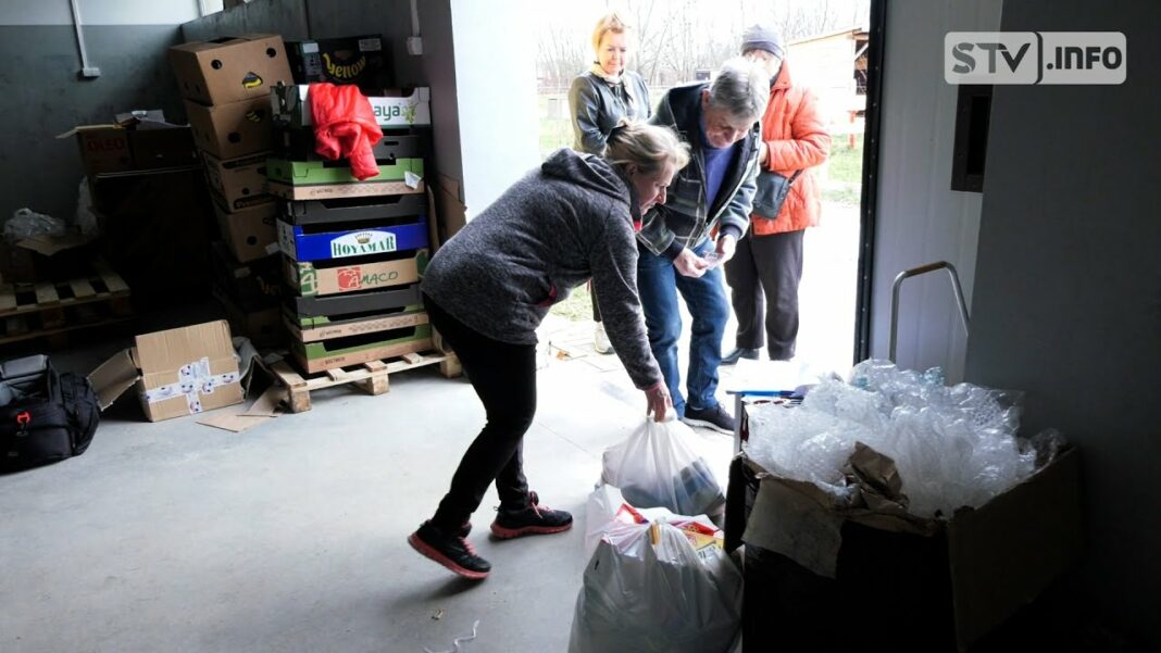 Przedświąteczne paczki z żywnością od sandomierskiej Caritas trafiły do rodzin