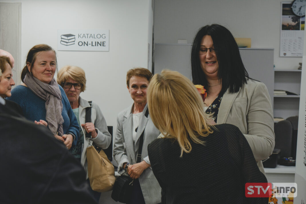 W Opatowie o książkach Mai Drożdż. Spotkanie autorskie w bibliotece