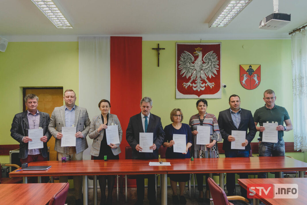 Wodociąg dla Nowych Kichar, kanalizacja dla Szczytnik. Umowy podpisane