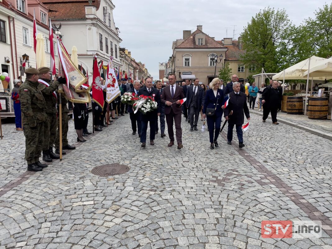 Rocznicowe obchody w Sandomierzu. Modlitwa, przemówienia i kwiaty