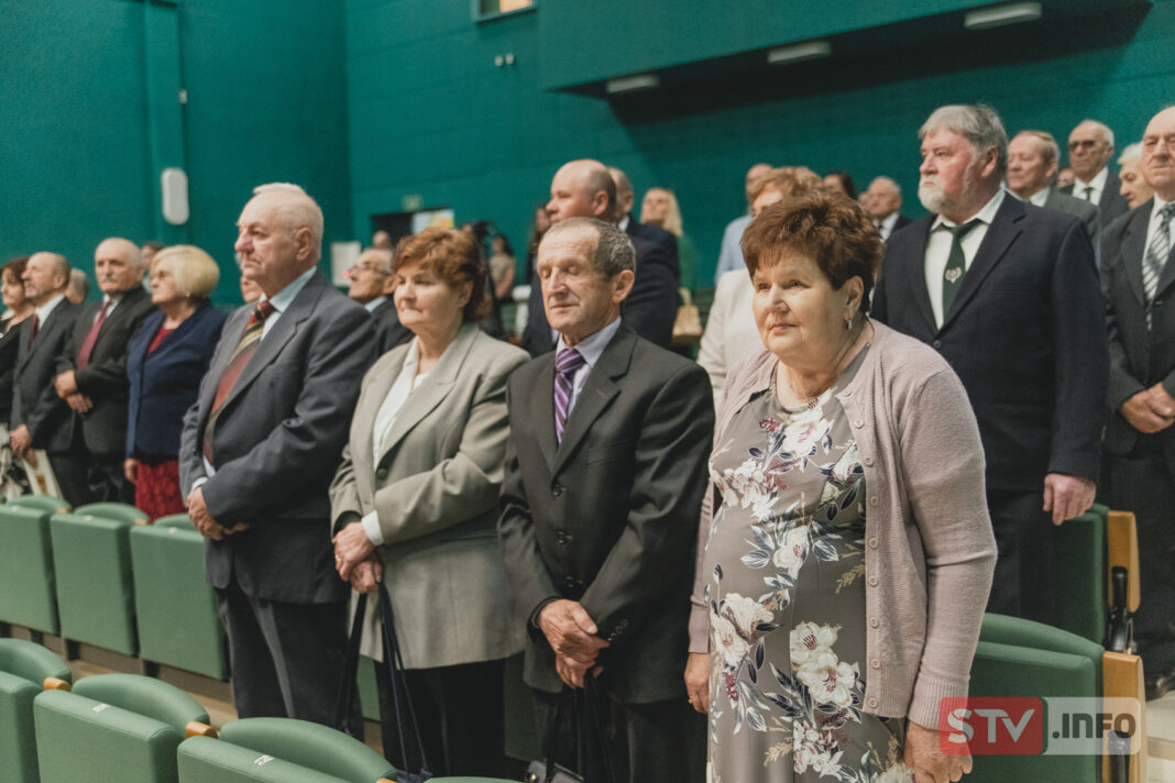 Złote Gody w Ożarowie. Wyjątkowe święto dla 28 małżeństw