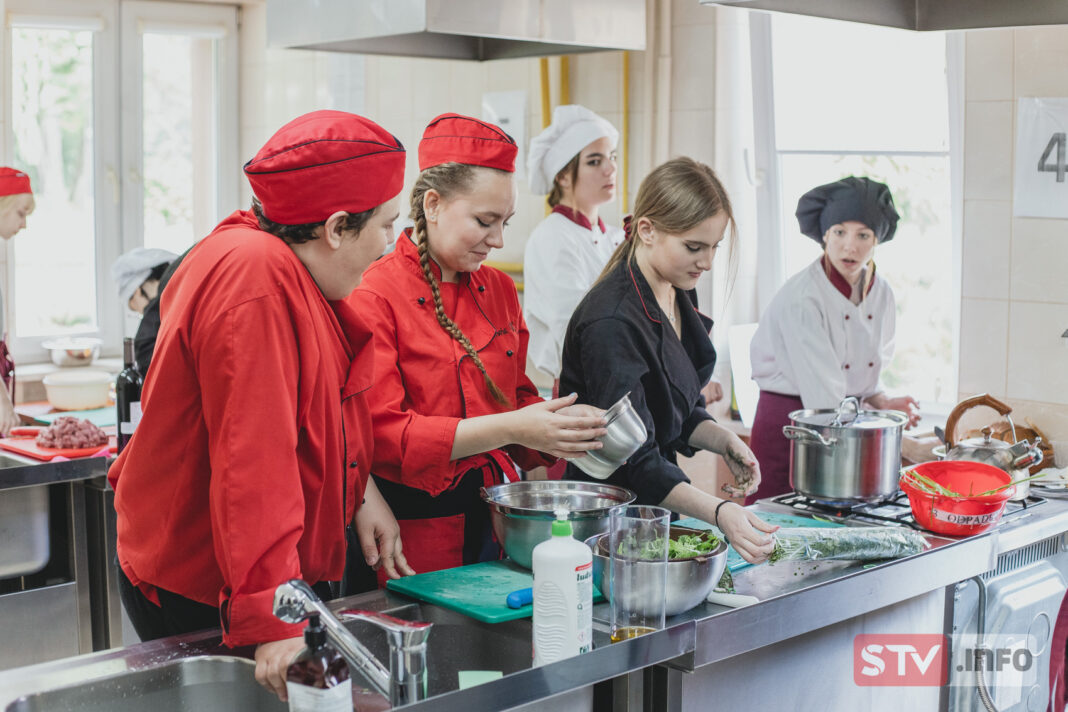 Smaczne warsztaty w Sichowie. Gulasz i burger z dzika w roli głównej