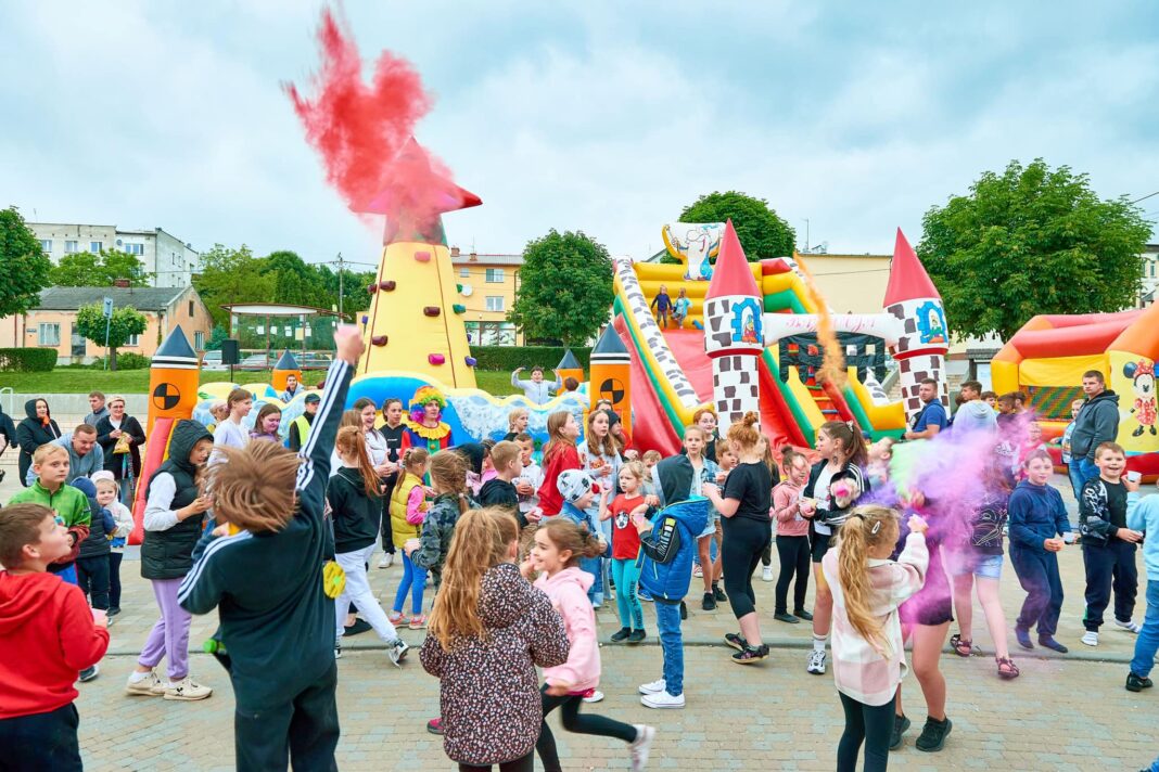 Dzieci opanowały Duży Rynek w Zawichoście. Przednia zabawa