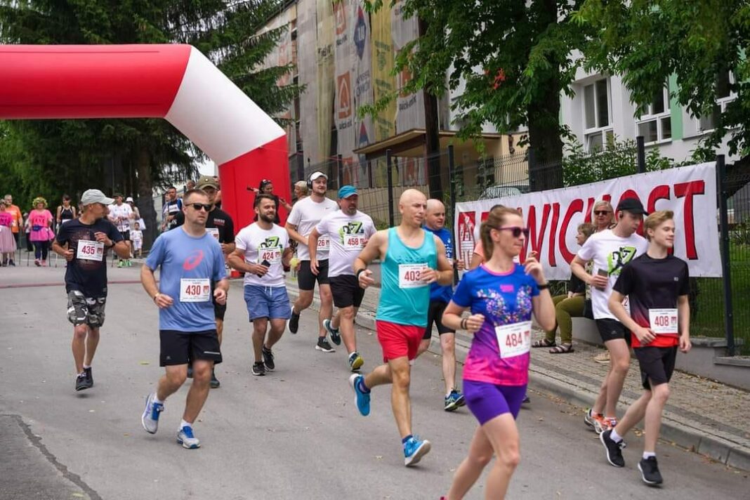 „Szczęśliwa Siódemka” po raz trzeci w Zawichoście. Coraz więcej biegaczy, coraz więcej dzieci