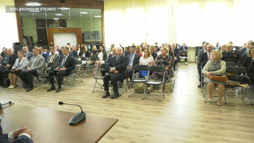 Owocna debata samorządowców w Opatowie. Rozmowy, uchwały i nagrody