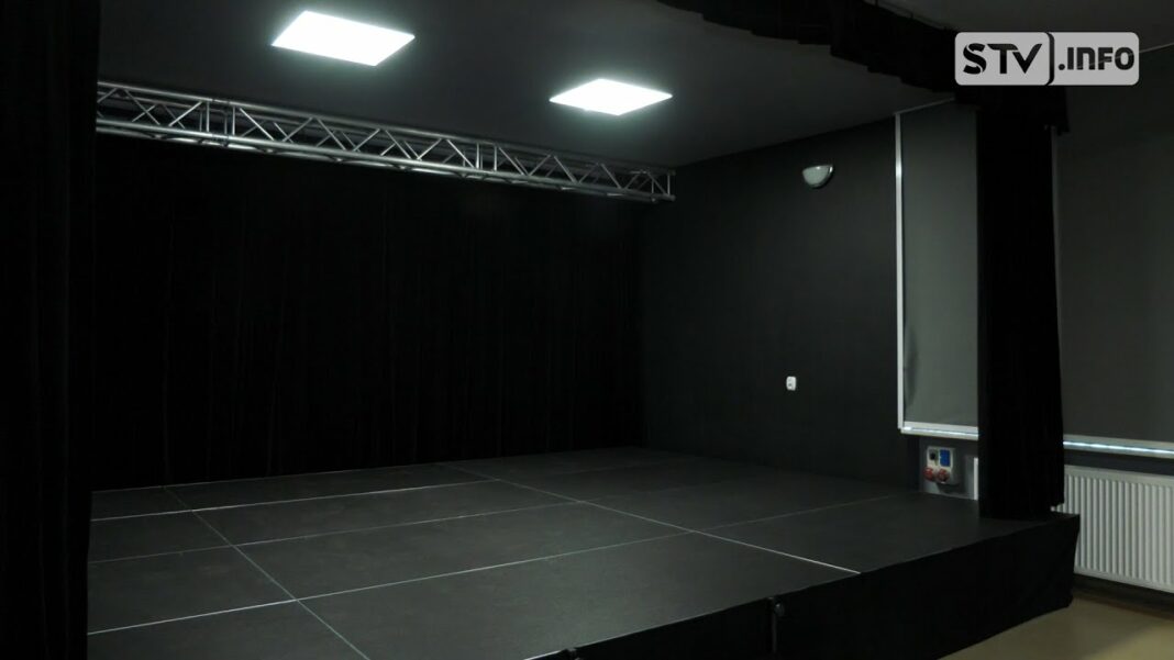 Modernizacja sali widowiskowej GCK w Rytwianach. Scena już gotowa