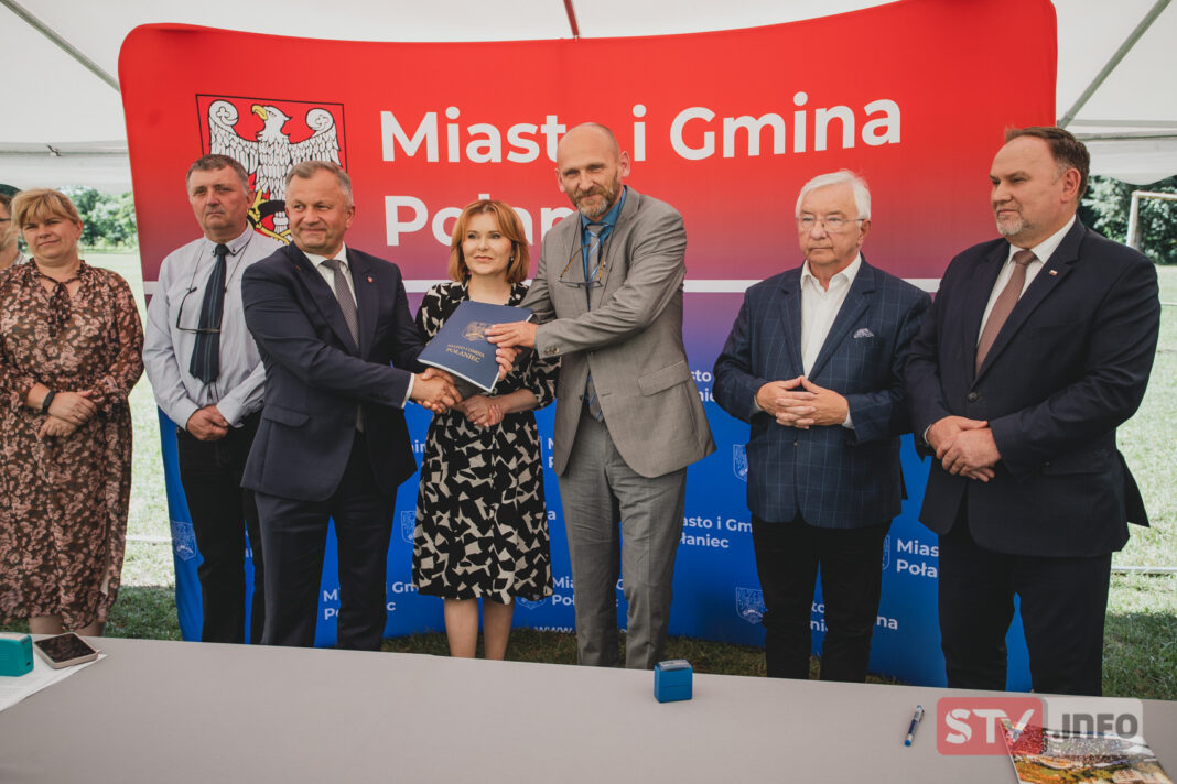 Umowa podpisana. Dworek w Ruszczy będzie restaurowany