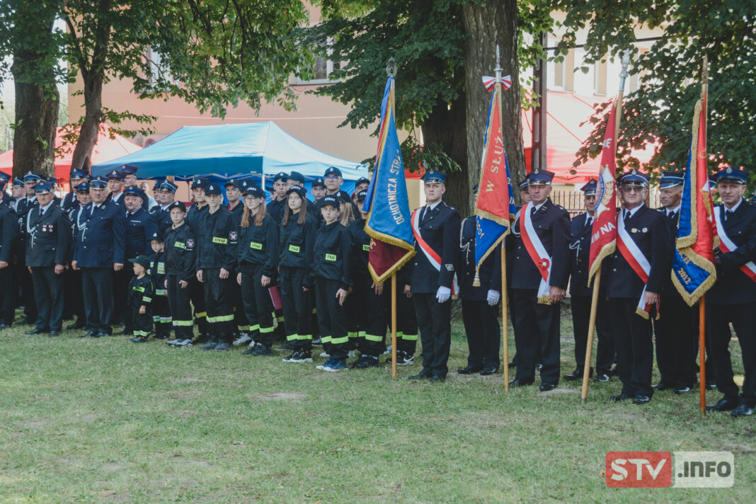 Piękny jubileusz OSP Jurkowice. Były: modlitwa, odznaczenia, życzenia i zabawa