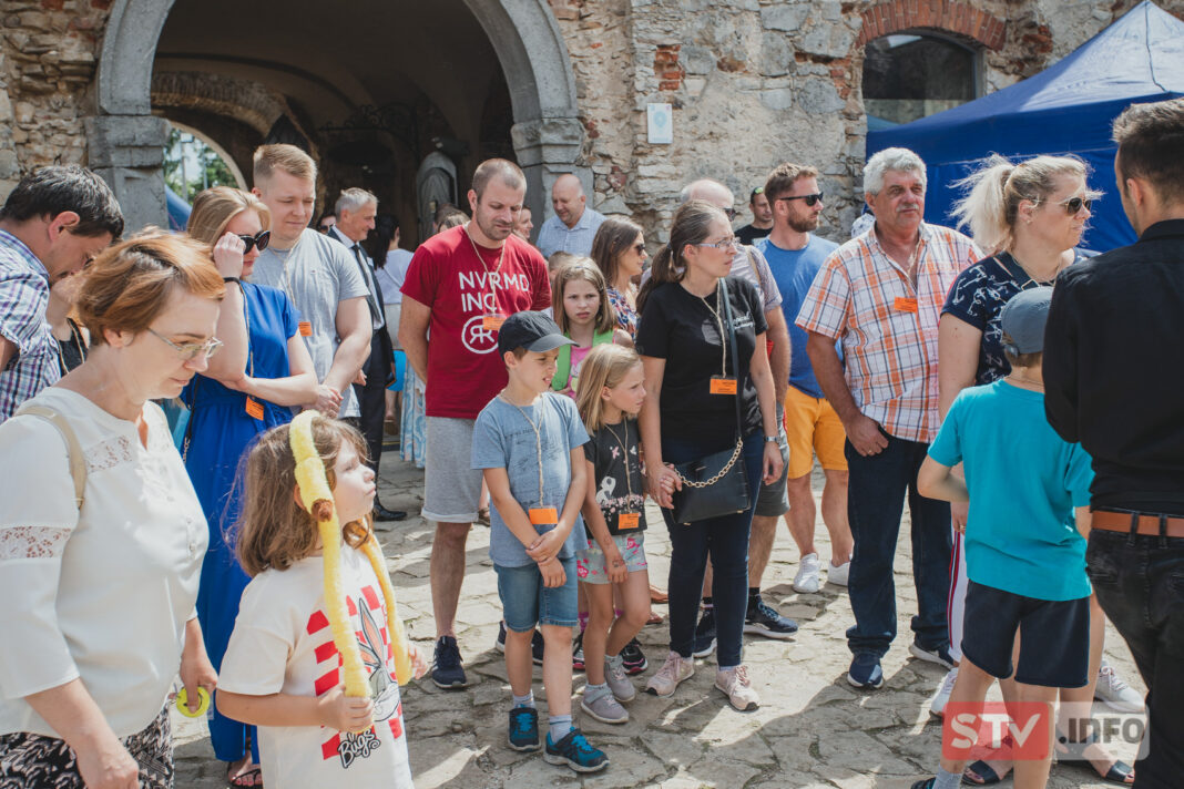 Udany piknik w Ujeździe. Promowano program „Rodzina 800 +”