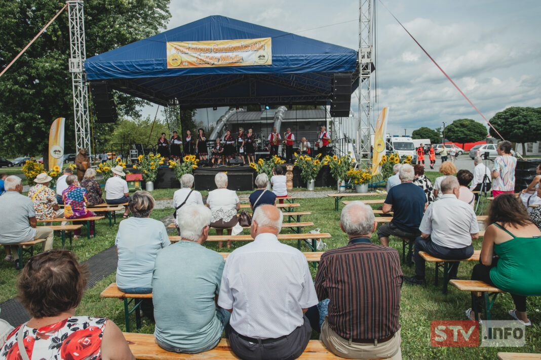 Sandomierszczyzna miodem płynie. Pszczelarze świętowali na bulwarze Piłsudskiego