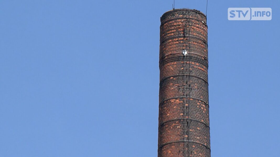 Komin cukrowni zostanie rozebrany. Zagraża ludziom i budynkom