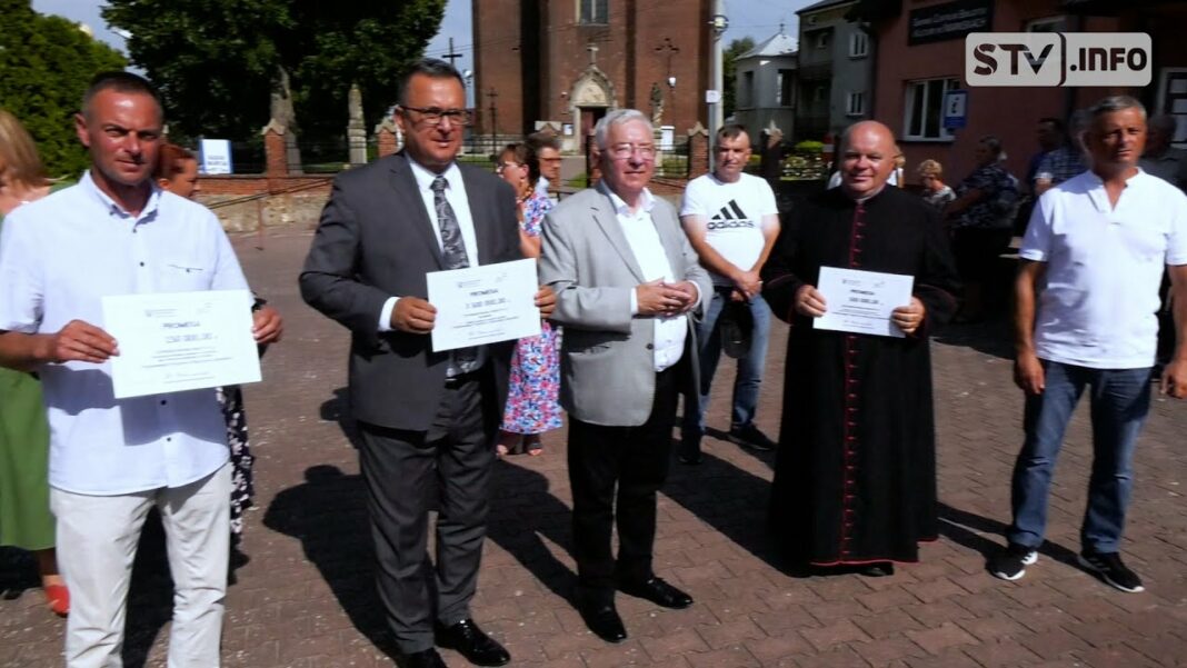 Ponad 4 mln zł na renowację zabytków w gminie Iwaniska. Środki trafią do Ujazdu, Iwanisk i Mydłowa