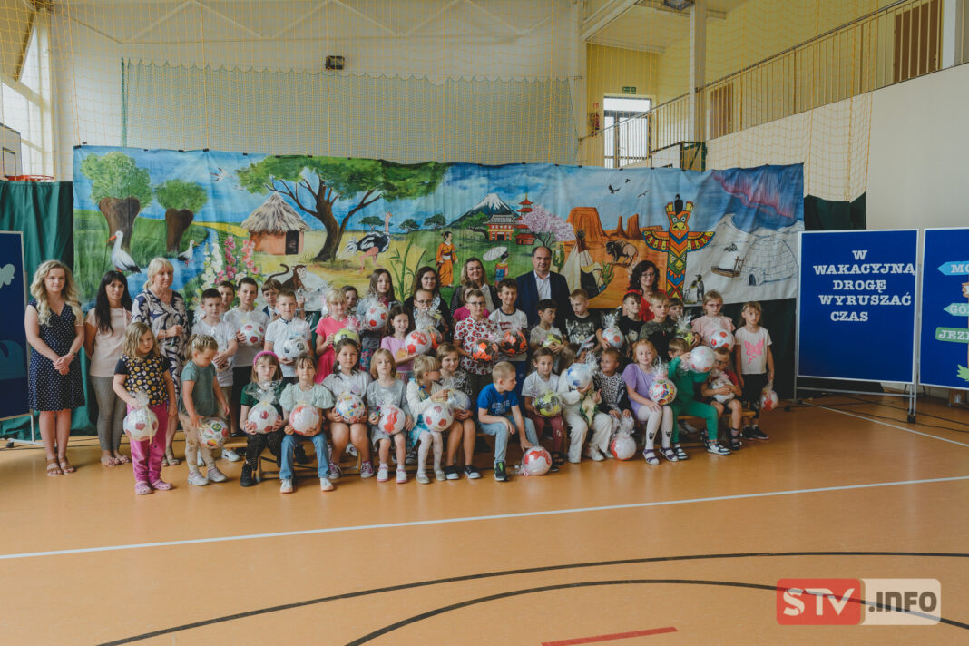 Udane półkolonie w Stodołach. Koloniści otrzymali upominek