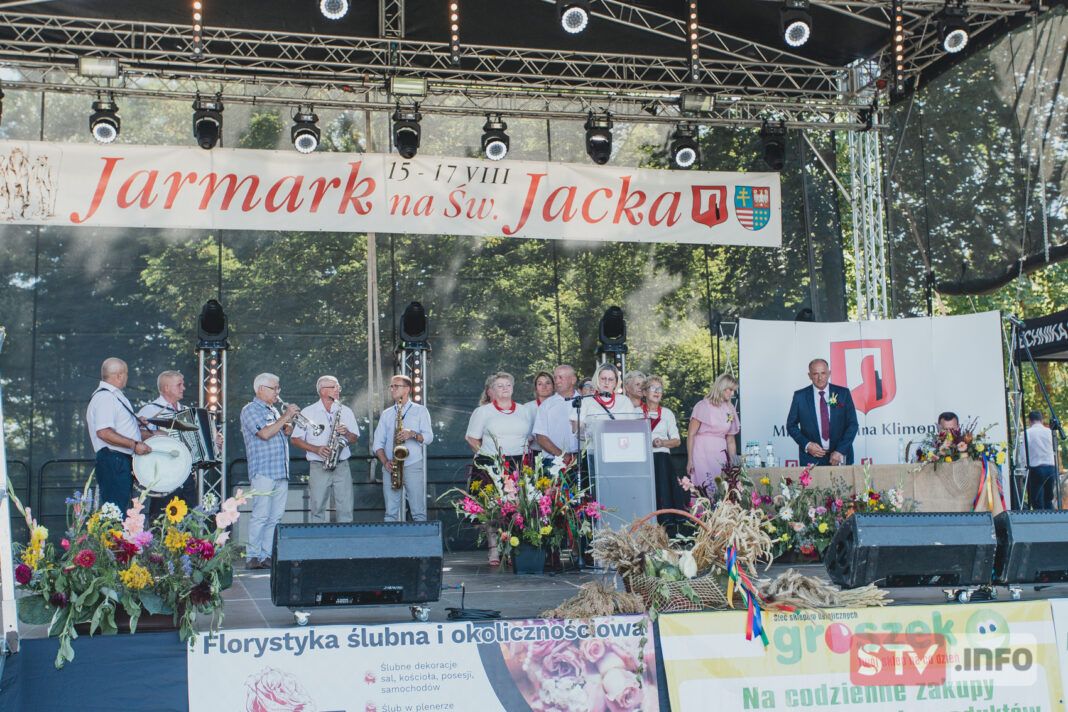 Klimontów dziękował za plony. Udane dożynki