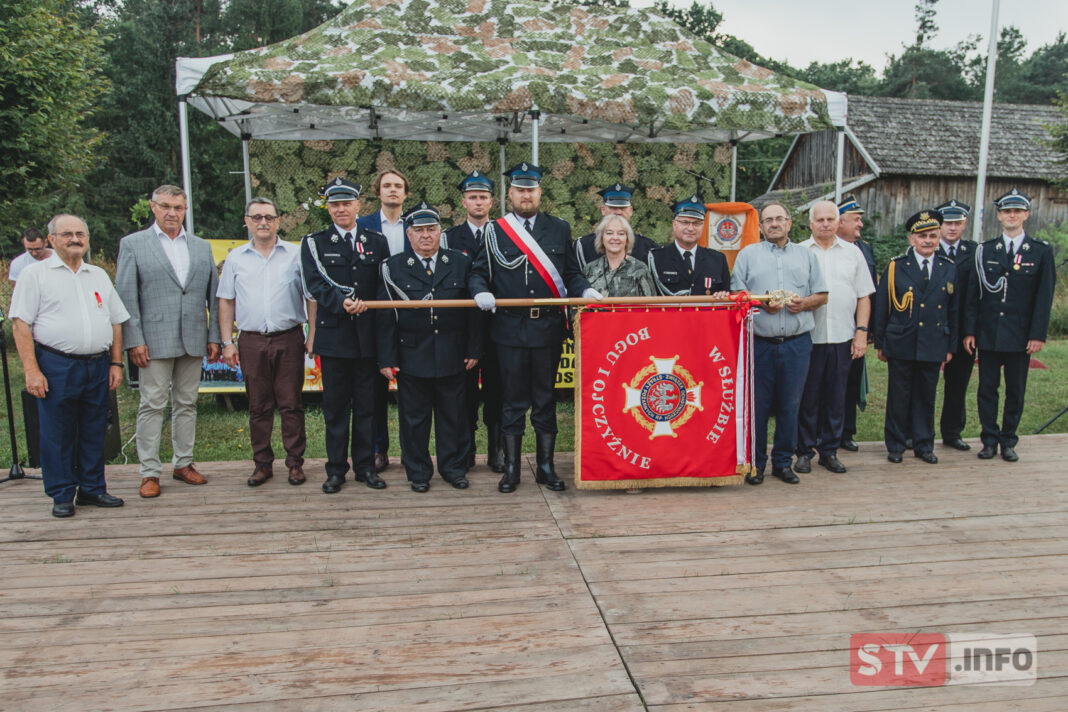 OSP Szymanówka ma sztandar. Podniosła uroczystość