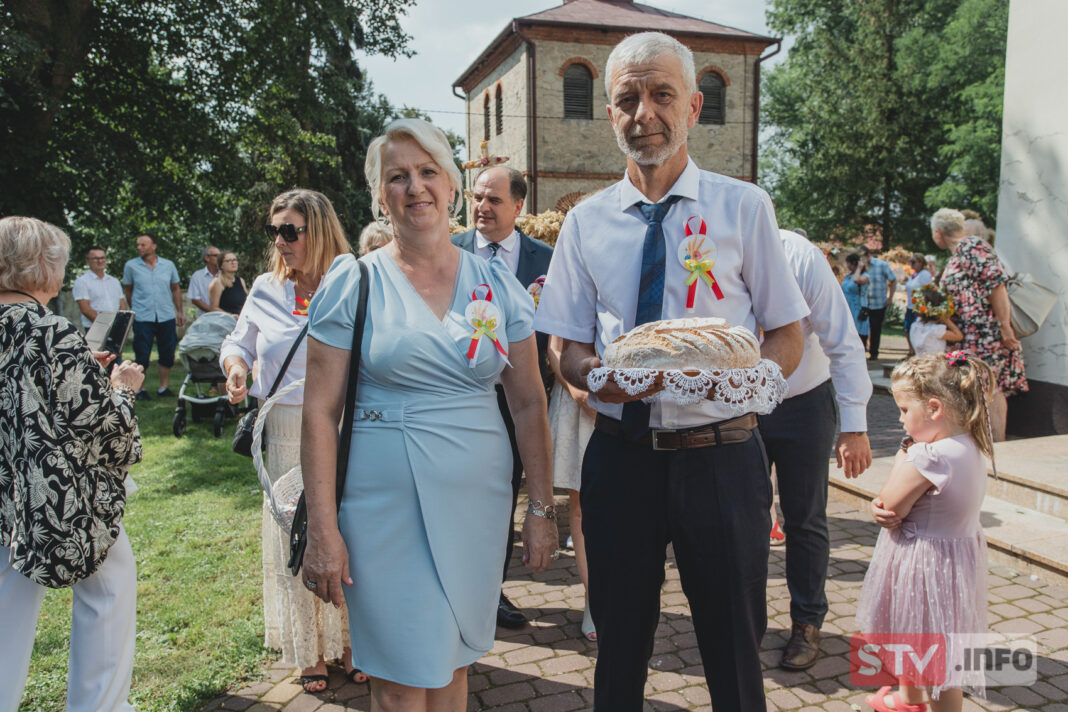 Dożynki wróciły do gminy Wojciechowice. Wspólnie z KGW dziękowano rolnikom za trud pracy na roli