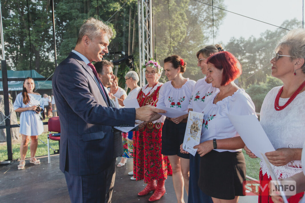 Wspaniała zabawa na dożynkach w Rytwianach. To ukłon w stronę ciężko pracujących w rolnictwie