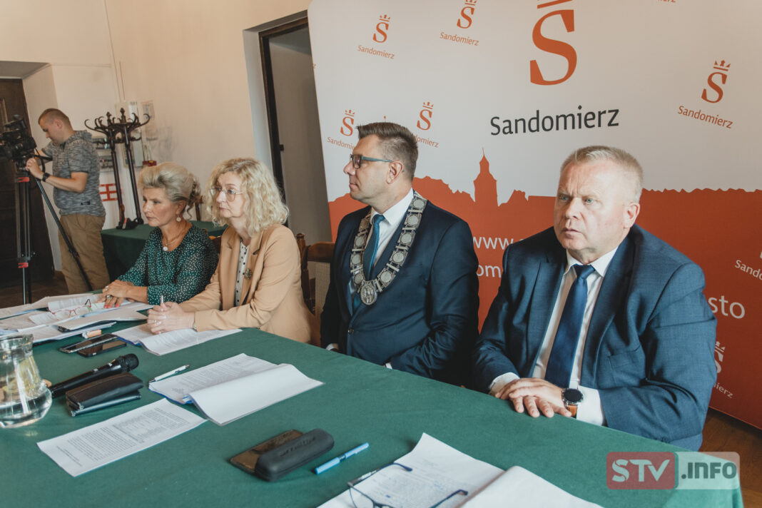 Opłata adiacencka w dół. Inicjatywa klubu PiS z poparciem radnych Sandomierza