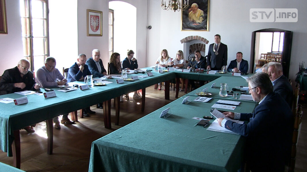 Bloki „spadły” z obrad RM w Sandomierzu. OKB wycofał wniosek