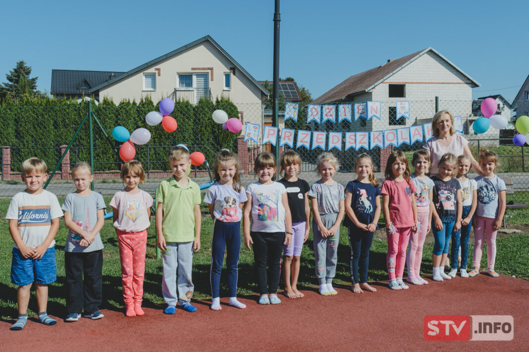 W Baćkowicach była zabawa „na 102”. Wyjątkowy dzień w przedszkolu