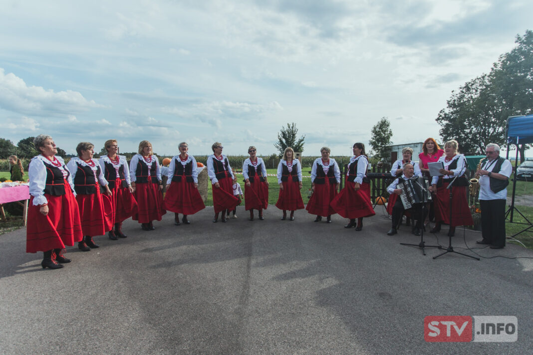 Gospodynie z Drygulca porwały do tańca i wspólnej biesiady