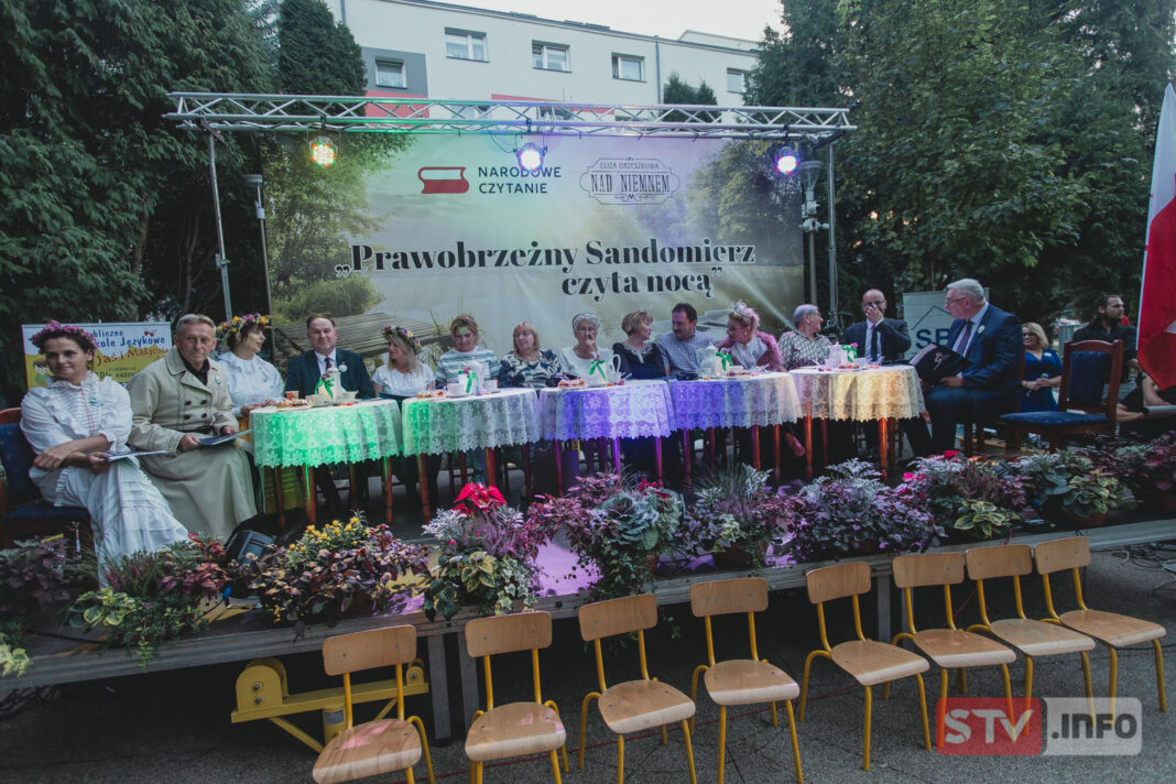 Nocne czytanie w prawobrzeżnym Sandomierzu. Wydarzenie jakich mało