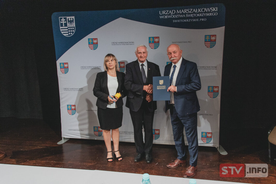 Drogi dojazdowe do pól będą zmodernizowane. W Połańcu podpisano umowy