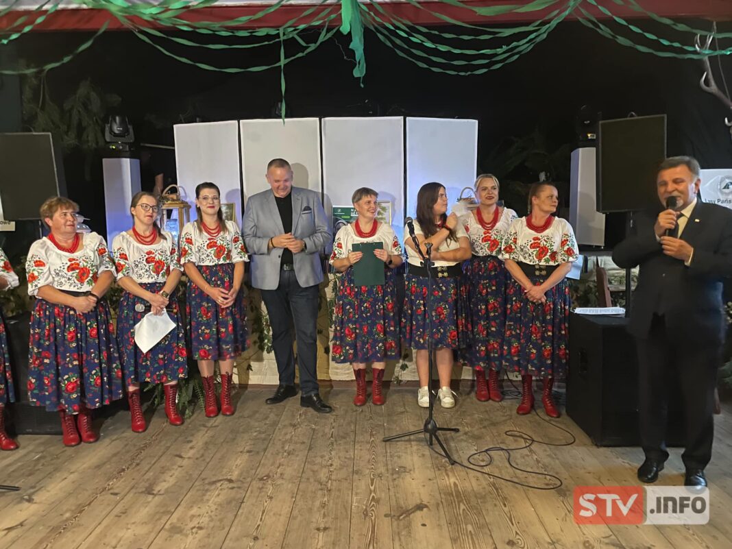 „Dzika potańcówka” w Ciszycy Górnej za nami. Z KGW było pysznie i tanecznie