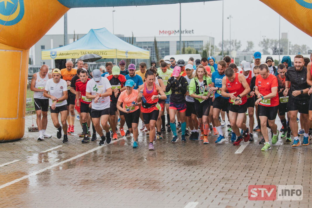 V Bieg Szklarski. Rekordowa ilość uczestników przebiegła z Chmielowa do Sandomierza