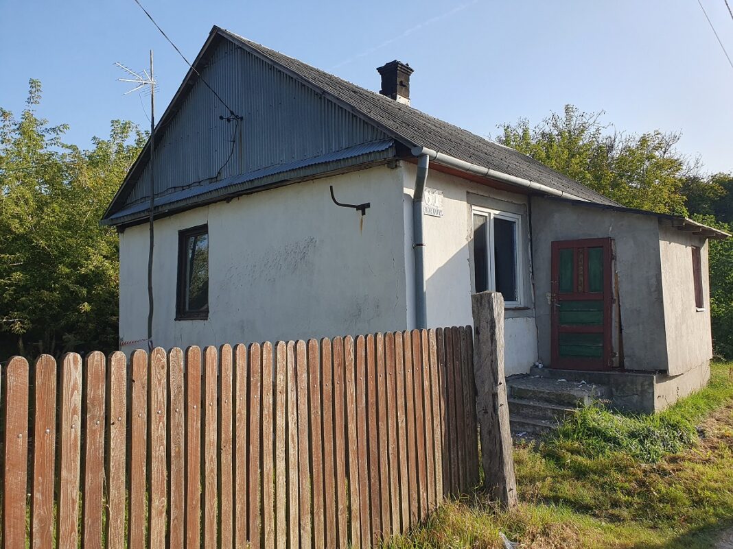 Gaz wybuchł w domu w Julianowie w gminie Tarłów. Poparzony gospodarz w szpitalu