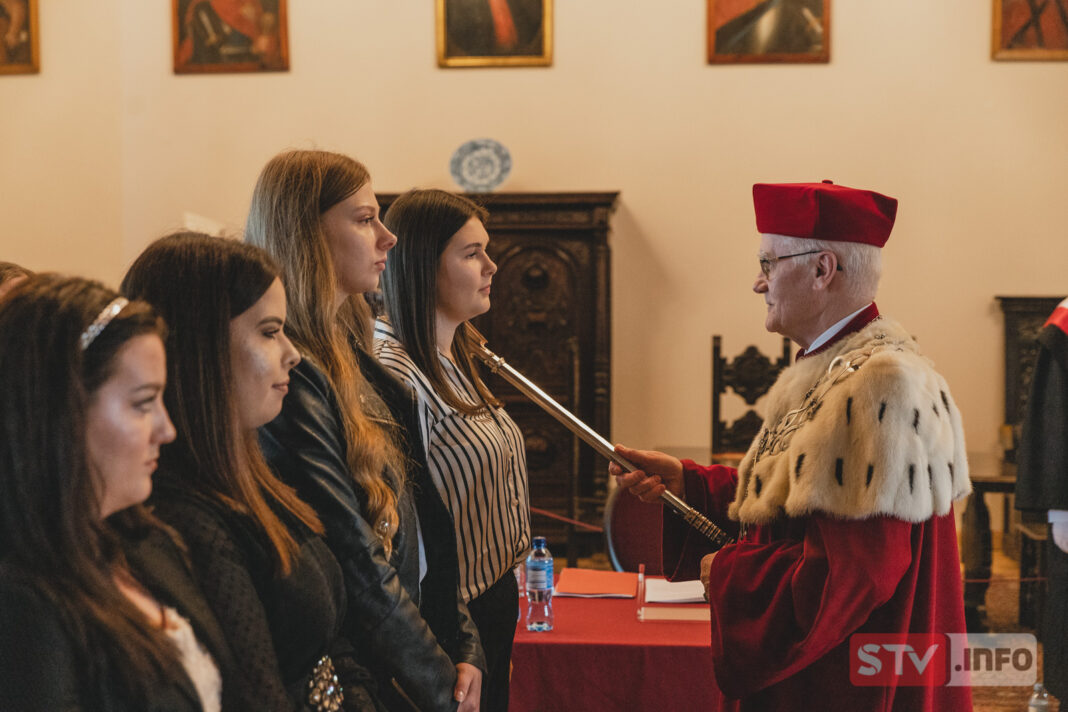 Inauguracja roku akademickiego sandomierskiej filii UJK w Kielcach. Vivat Academia, vivant professores!