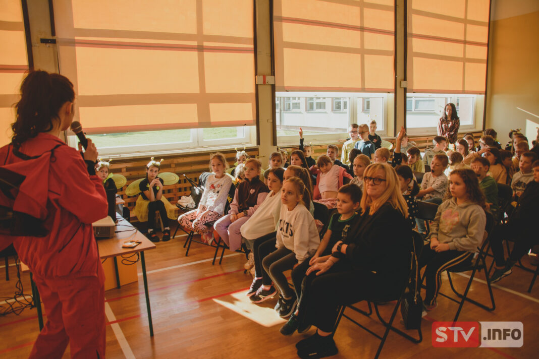 Wyjątkowa lekcja o pszczołach. W Sandomierzu zainaugurowano Akademię Pszczoły Bohatera