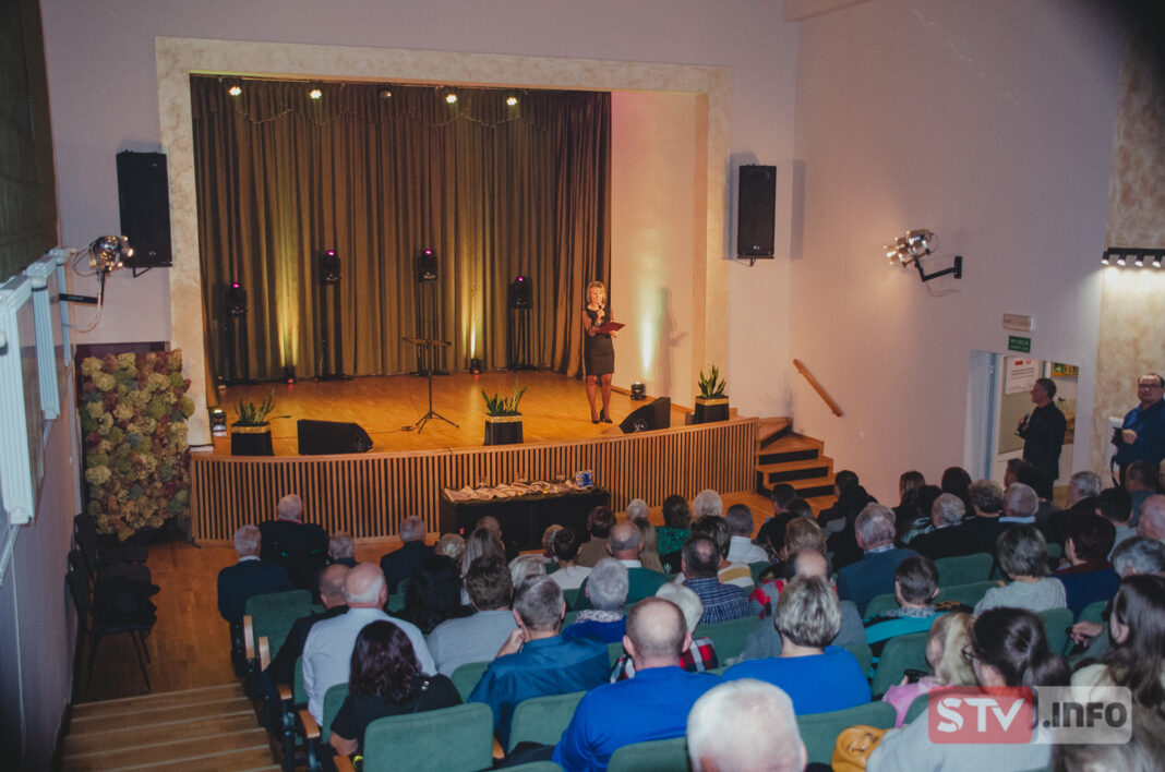 Serce GOK w Bogorii zmodernizowane. Respondek śpiewał i dowcipkował