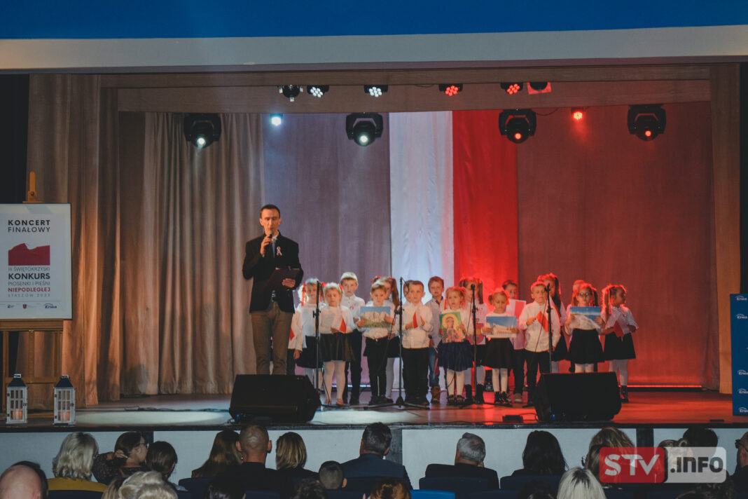 Piękny koncert w Staszowie. Patriotyzm wyrazili śpiewem