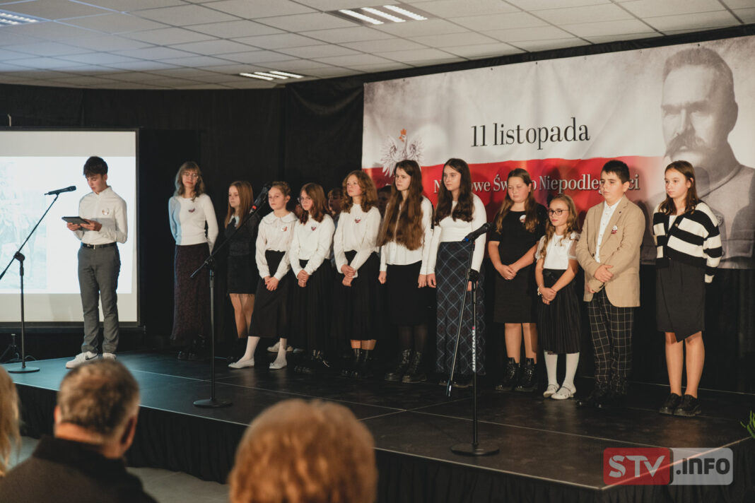 Patriotyczny wieczór w Obrazowie. Piękna i podniosła uroczystość