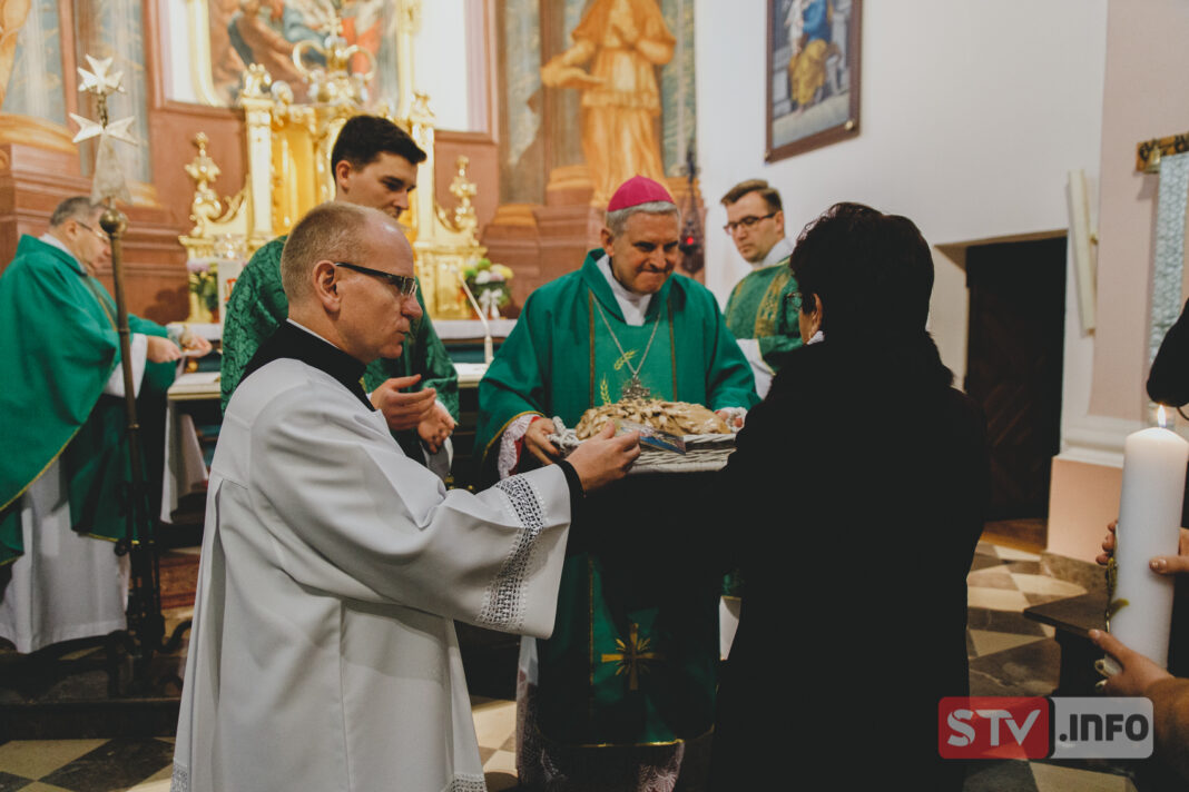 Światowy Dzień Ubogich. Modlitwa i wspólny obiad w sandomierskiej Caritas