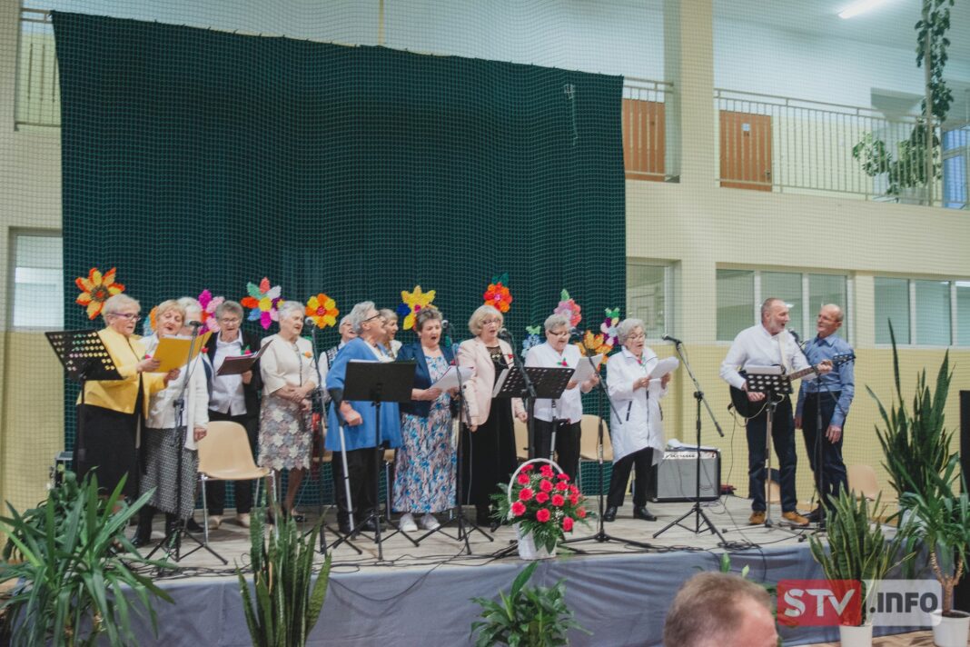 Seniorzy w Dwikozach uczcili swoje święto. I Gminny Dzień Seniora za nami