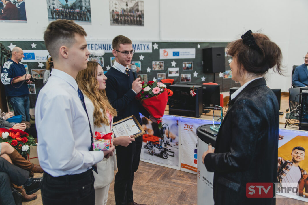 Technikum ZDZ w Opatowie podsumowało rok. Były prezentacje, turniej e-sport i warsztaty