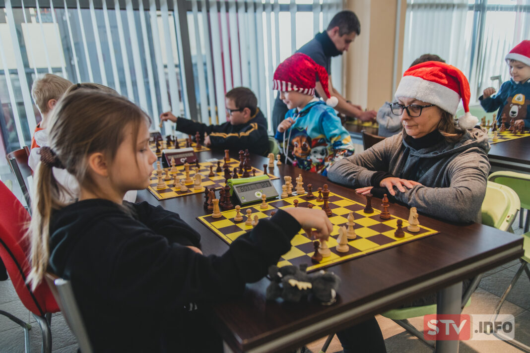 Mikołajkowy Turniej Gier Planszowych. Całe rodziny w Sandomierzu rywalizowały w planszówki