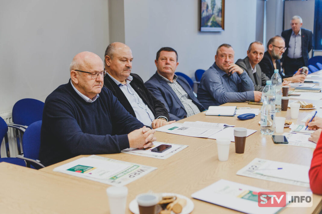 Fachowcy z sandomierskiej izby rolniczej debatowali o problemach wsi. Liczą na nowego ministra