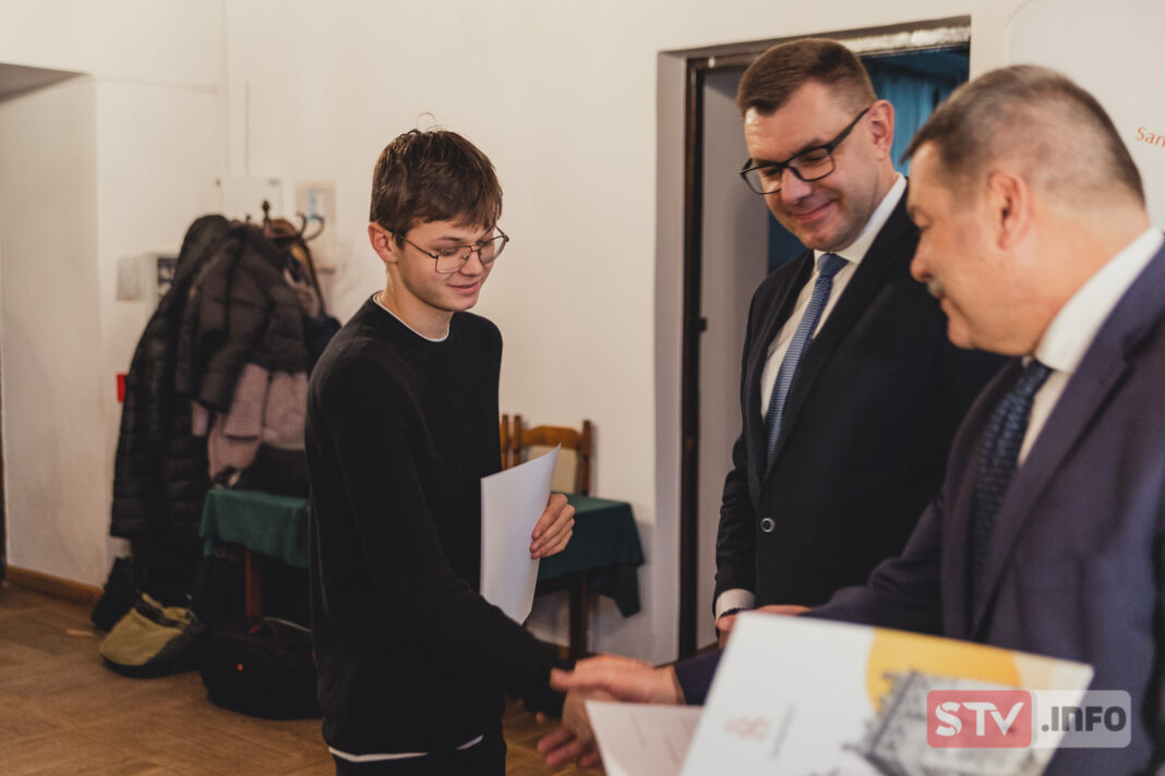 Pierwsza sesja Młodzieżowej Rady Sandomierza. Ślubowanie i wybór przewodniczących