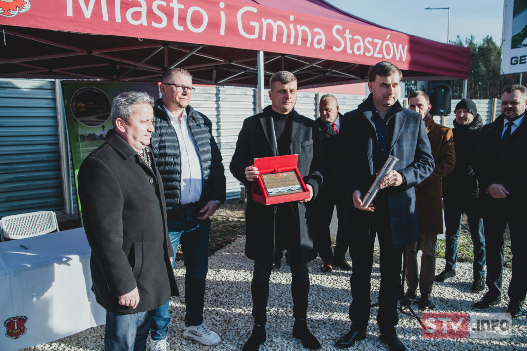 W Staszowie wybudują 28 mieszkań. Akt erekcyjny podpisany