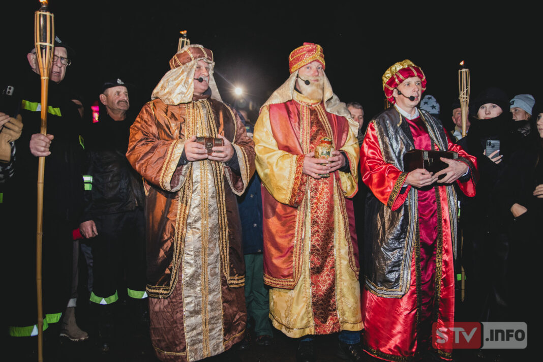 Niezwykła inscenizacja w Ossolinie. 20. jubileuszowa pasterka z setkami wiernych